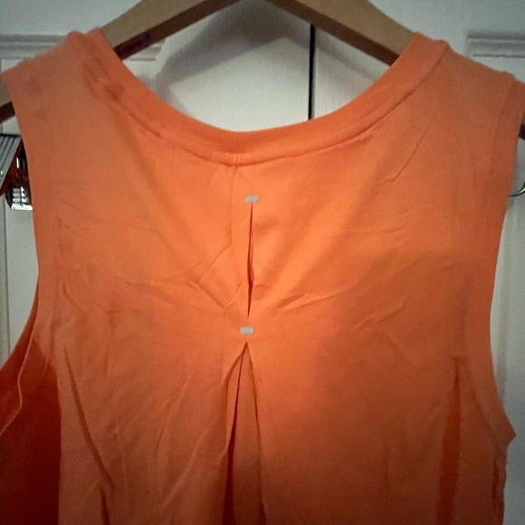 NWT ⭐️ LL Bean Beyond Soft Pleat Back Tank In Wild Salmon size S - Picture 4 of 11